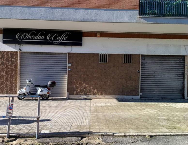 locale commerciale in affitto a Velletri