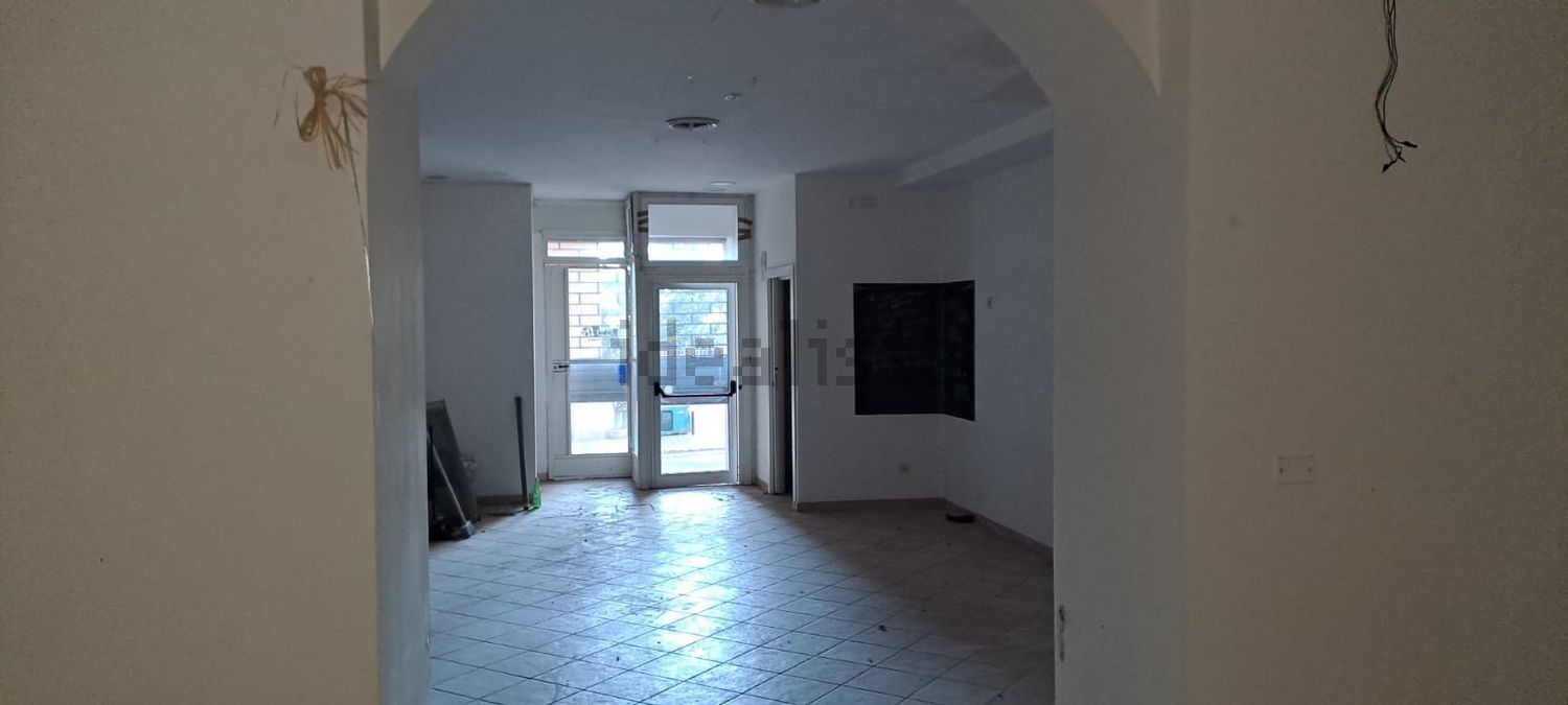locale commerciale in affitto a Velletri