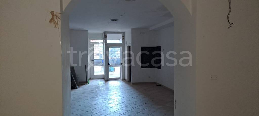negozio in affitto a Velletri