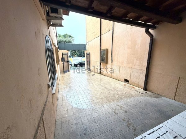 locale commerciale in affitto a Velletri