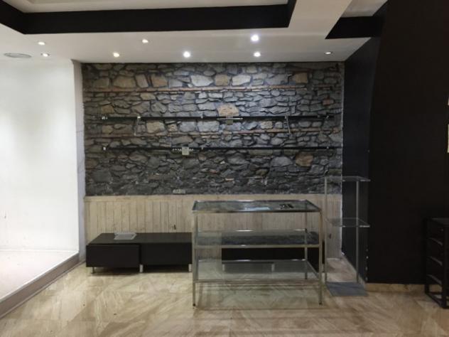 negozio in affitto a Velletri