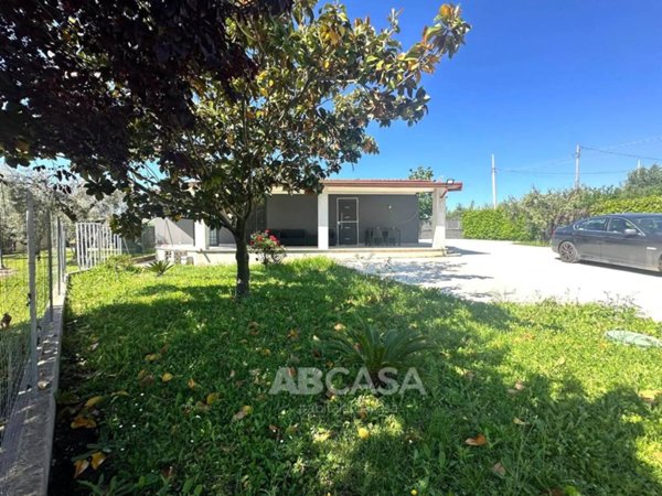 casa indipendente in affitto a Velletri