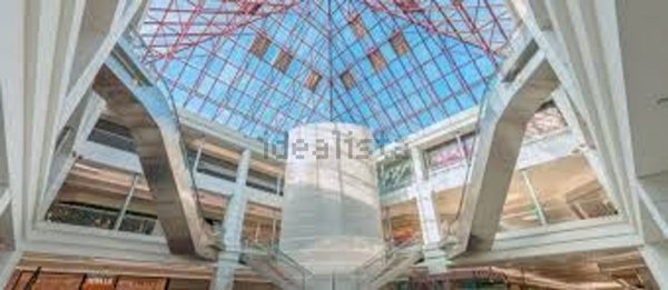 locale commerciale in affitto a Velletri