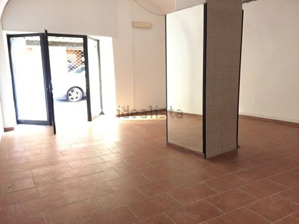 locale commerciale in affitto a Velletri