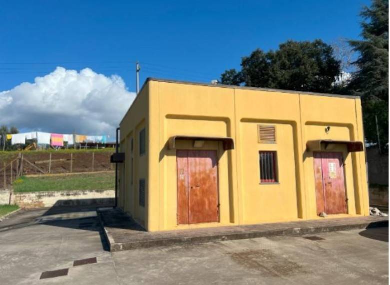 locale commerciale in affitto a Velletri