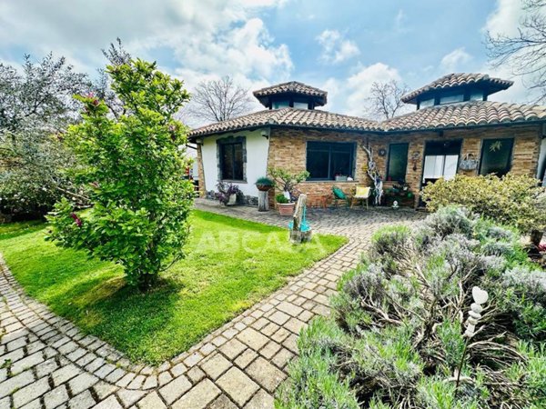 casa indipendente in affitto a Velletri