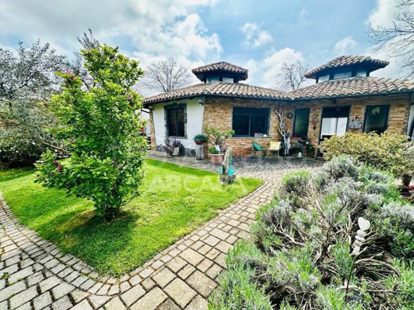 casa indipendente in affitto a Velletri