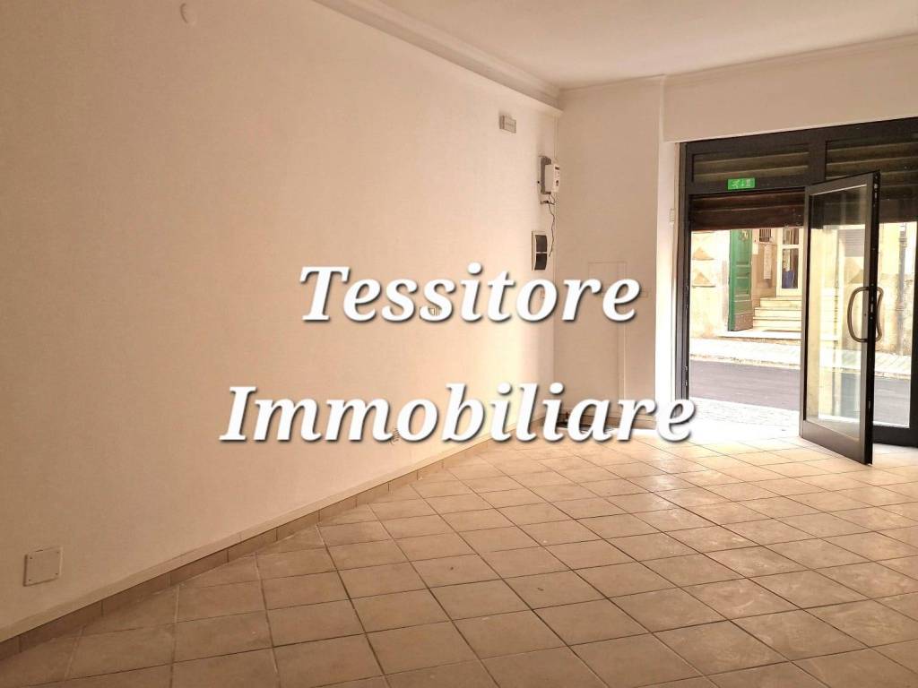 negozio in affitto a Velletri