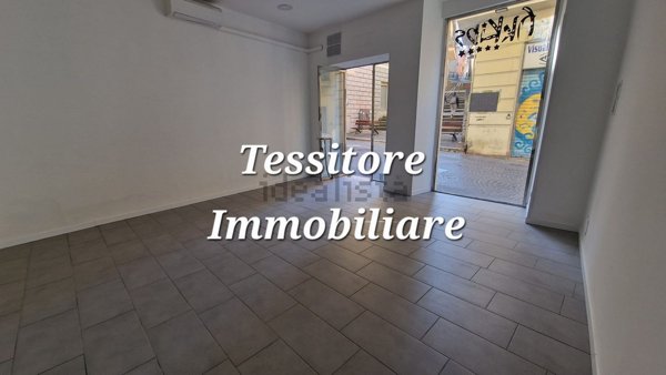 locale commerciale in affitto a Velletri