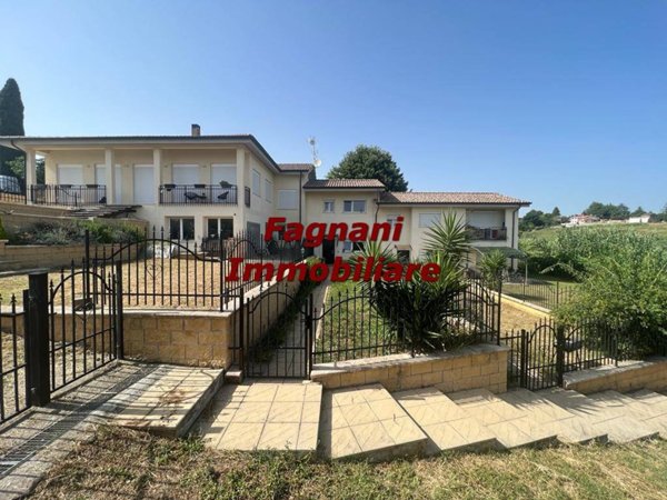 casa indipendente in affitto a Velletri