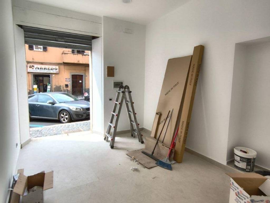 negozio in affitto a Velletri