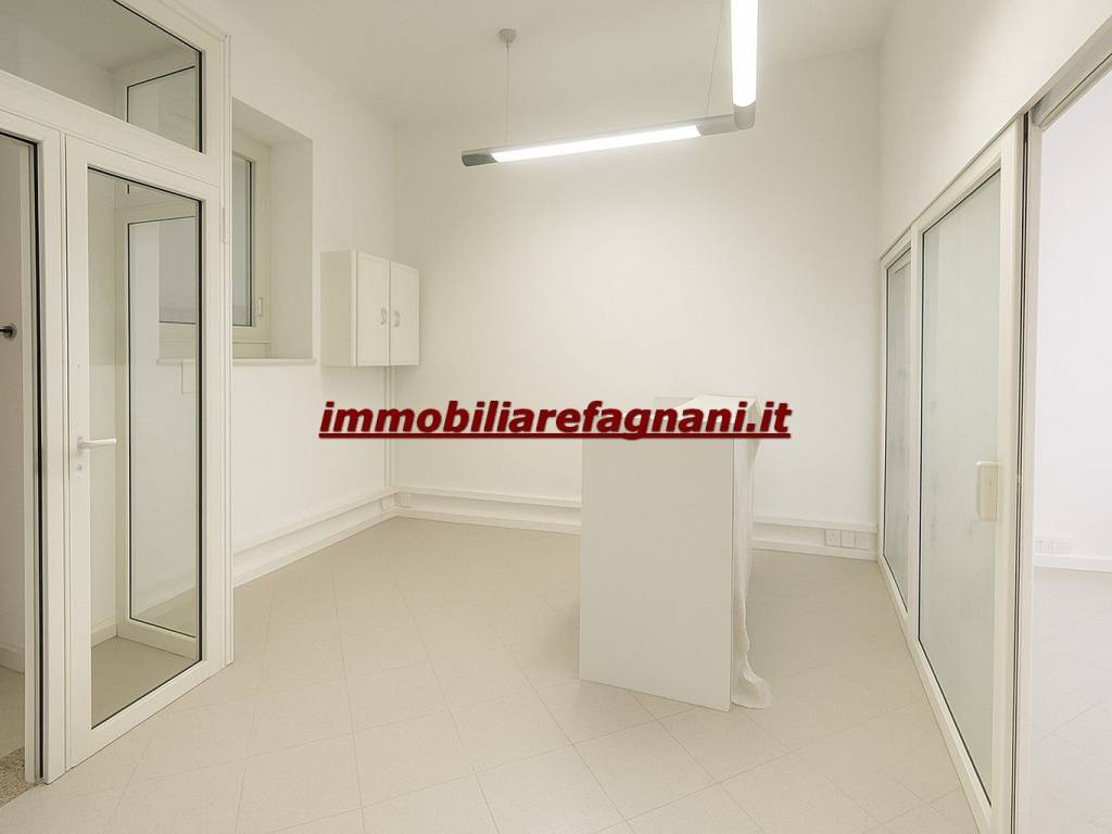 locale commerciale in affitto a Velletri