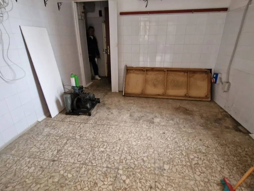 locale commerciale in affitto a Velletri