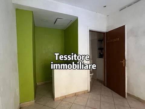 locale commerciale in affitto a Velletri