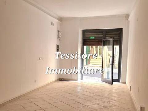 locale commerciale in affitto a Velletri
