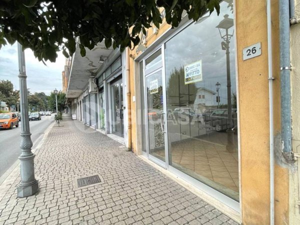negozio in affitto a Velletri