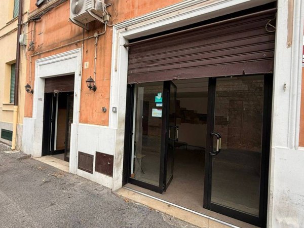 negozio in affitto a Zagarolo