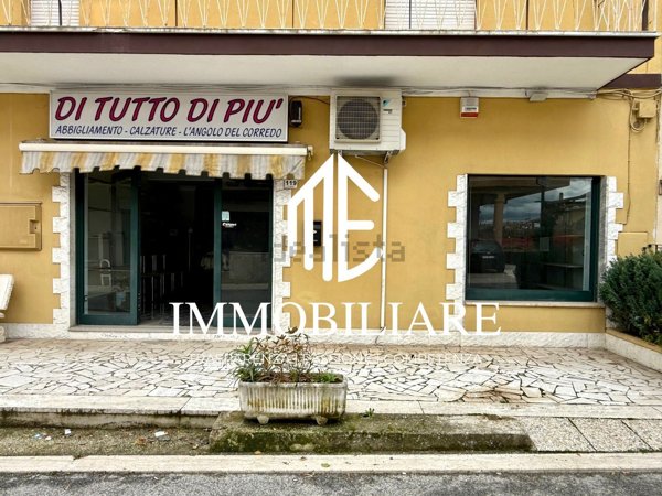 locale commerciale in affitto a Lariano