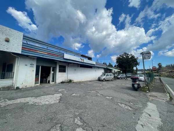 negozio in affitto a Lariano