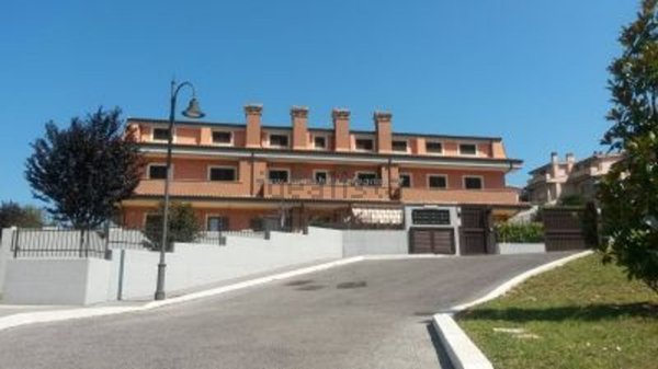 appartamento in affitto a Lariano