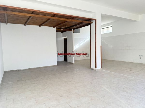 locale commerciale in affitto a Lariano