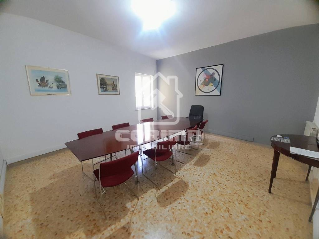 ufficio in affitto a Lariano