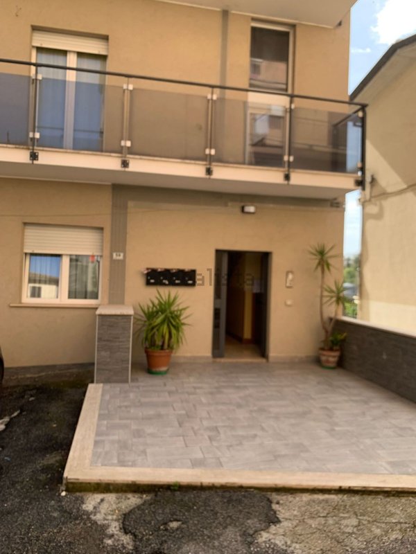 appartamento in affitto a Lariano