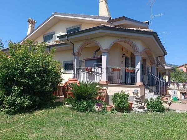 appartamento in affitto a Lariano