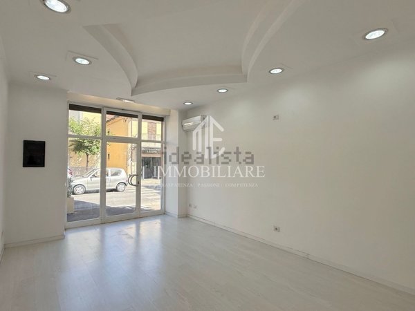 locale commerciale in affitto a Lariano