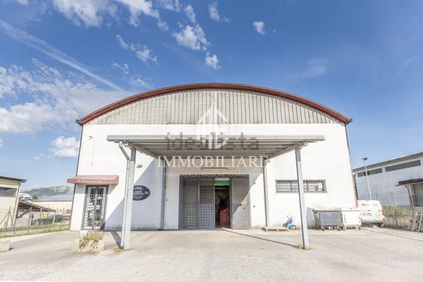 locale commerciale in affitto a Lariano