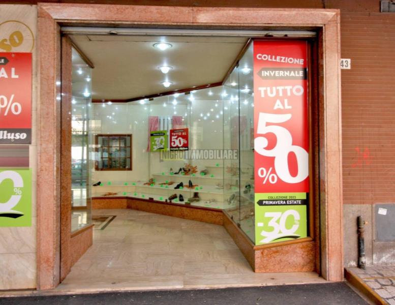 locale commerciale in affitto a Ladispoli