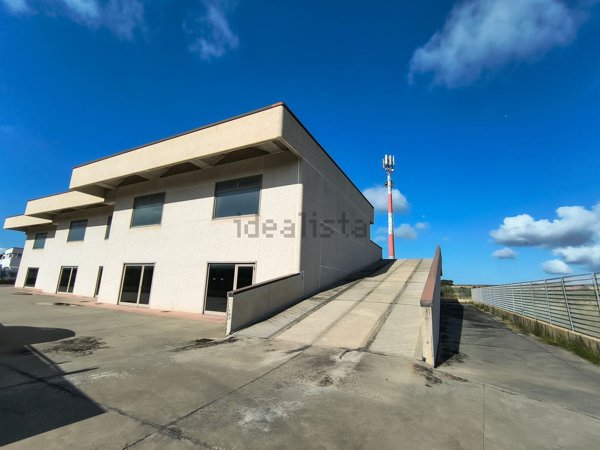 locale commerciale in affitto a Ladispoli