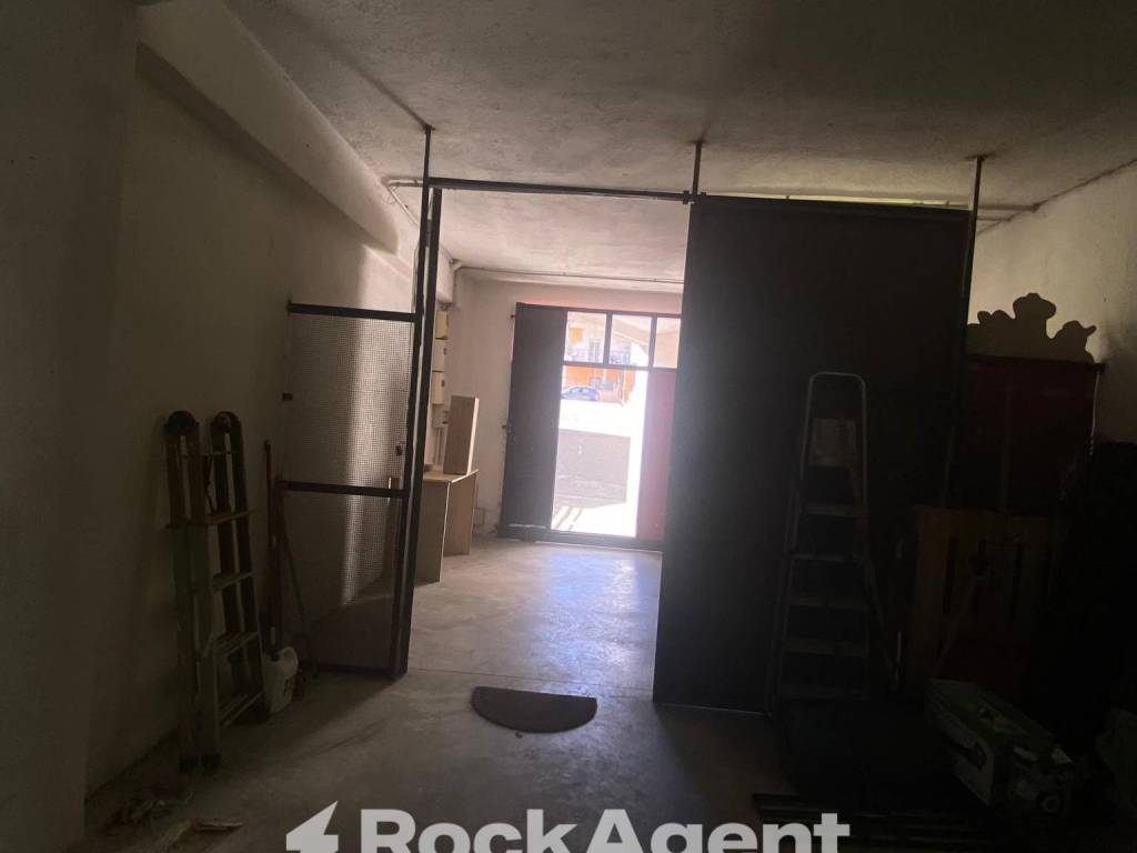 locale commerciale in affitto a Ladispoli