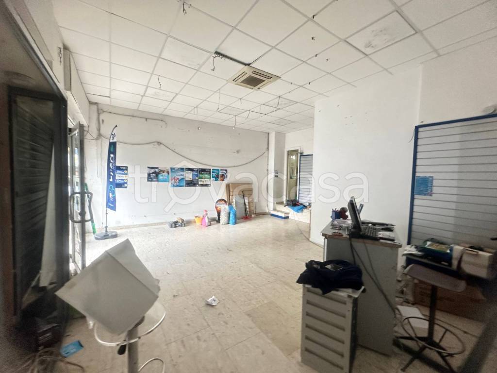 negozio in affitto a Ladispoli