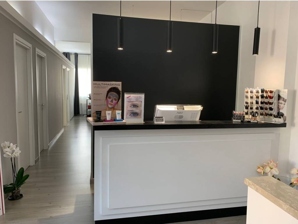 locale commerciale in affitto a Ladispoli