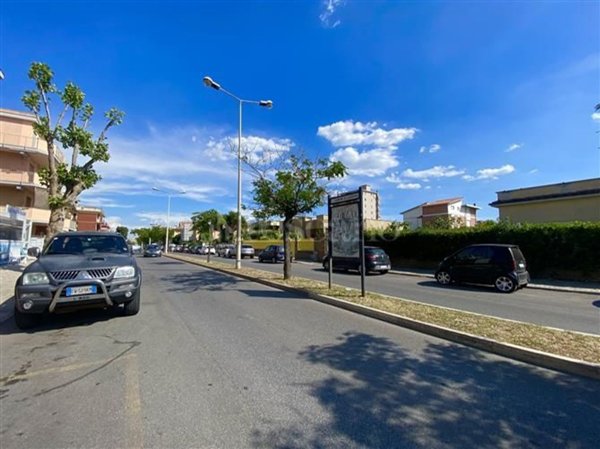 locale di sgombero in affitto a Ladispoli