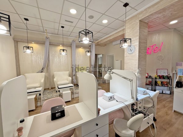 locale commerciale in affitto a Ladispoli