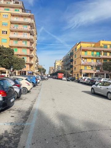 negozio in affitto a Ladispoli