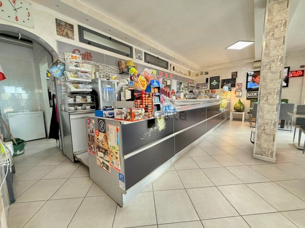 negozio in affitto a Ladispoli