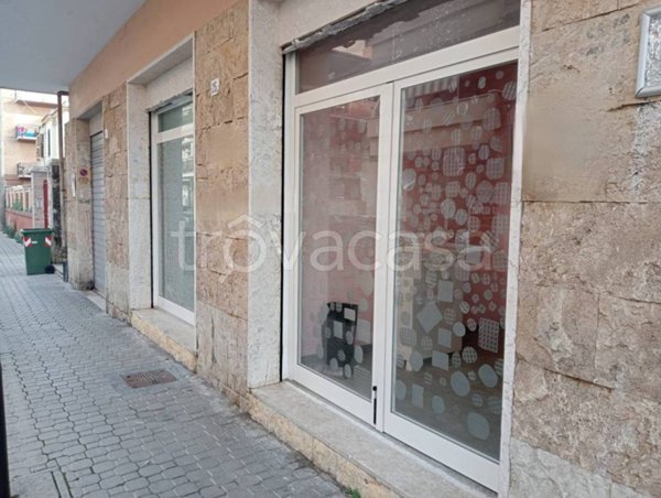 negozio in affitto a Ladispoli