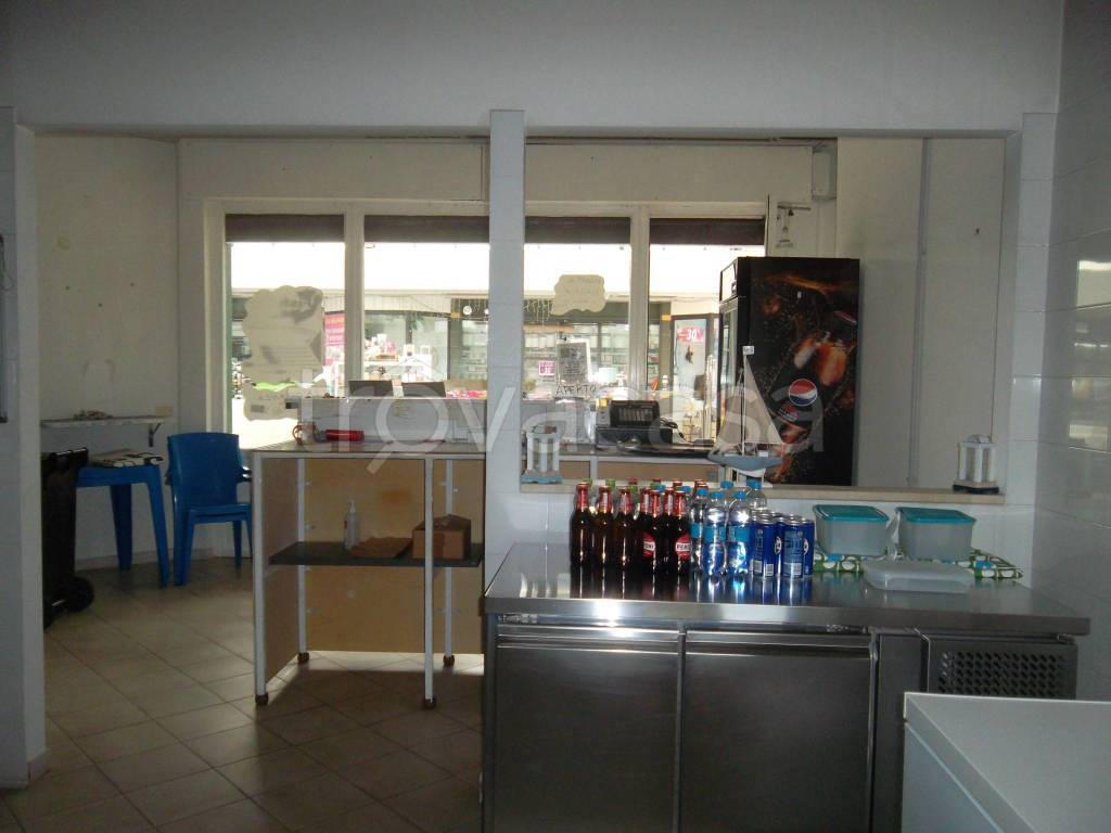 negozio in affitto a Ladispoli
