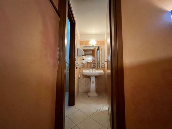 locale commerciale in affitto a Ladispoli