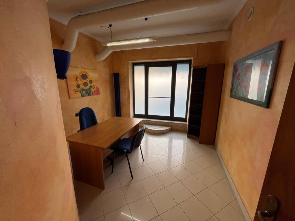 negozio in affitto a Ladispoli