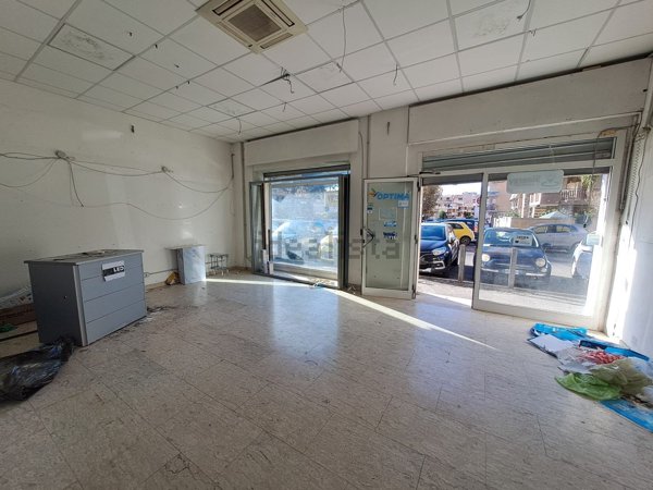 locale commerciale in affitto a Ladispoli