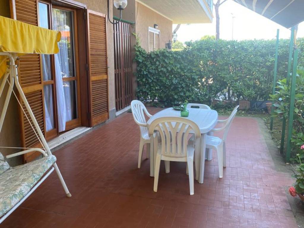 appartamento in affitto a Ladispoli in zona Marina di San Nicola