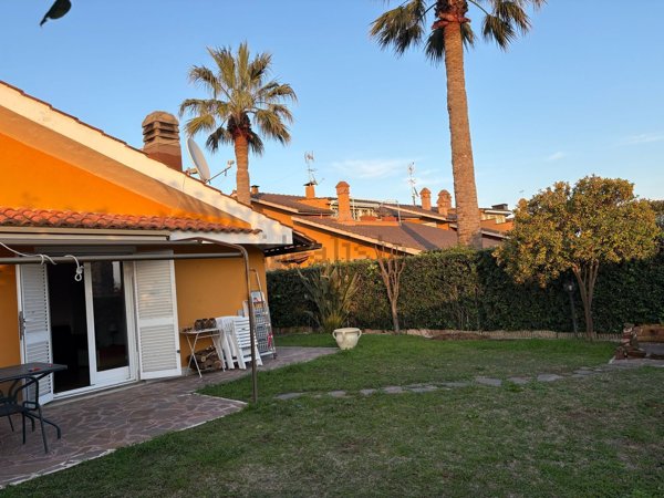 appartamento in affitto a Ladispoli in zona Marina di San Nicola