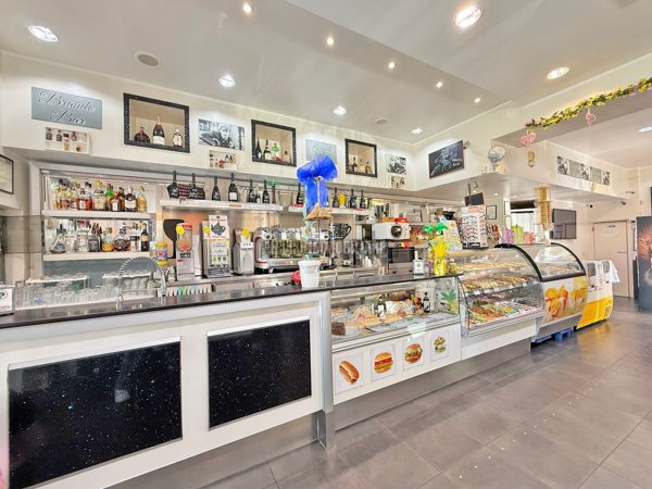 locale commerciale in affitto a Ladispoli