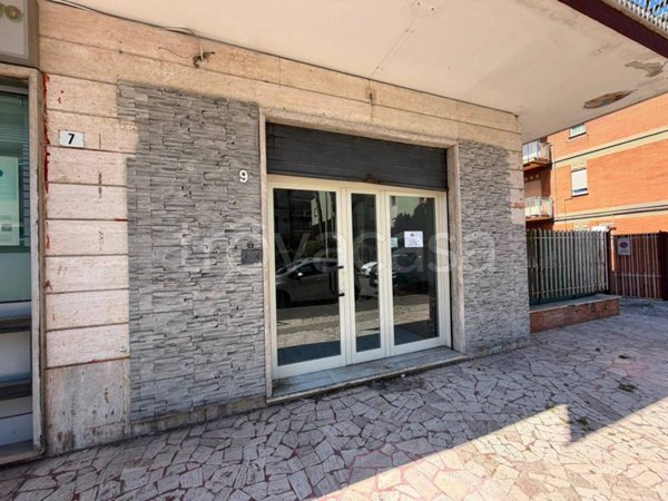 negozio in affitto a Ladispoli