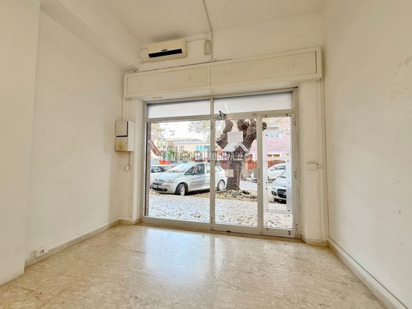 locale commerciale in affitto a Ladispoli