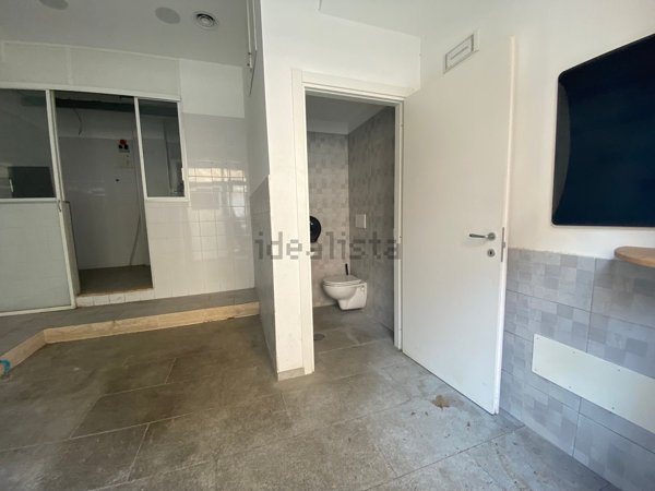 locale commerciale in affitto a Ladispoli